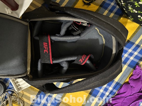 Canon EOS 600D + 18-135mm IS STM Lens + Boya Mic ++ Carry ba